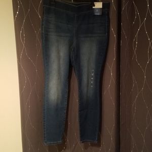 *SOLD* wash high waist pull on jegging